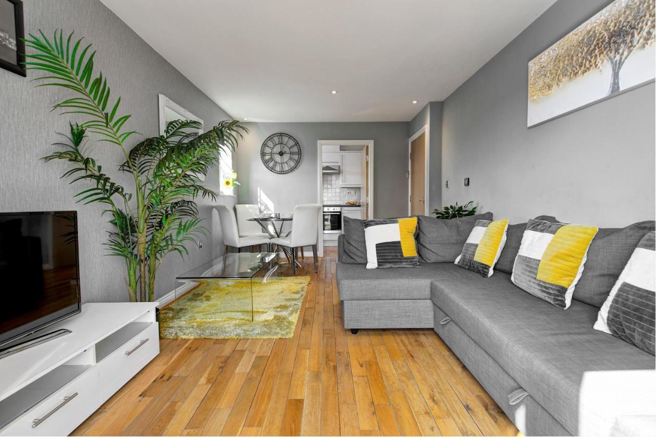 Sandy Lane Apartment สเกลเมอร์สเดล ภายนอก รูปภาพ